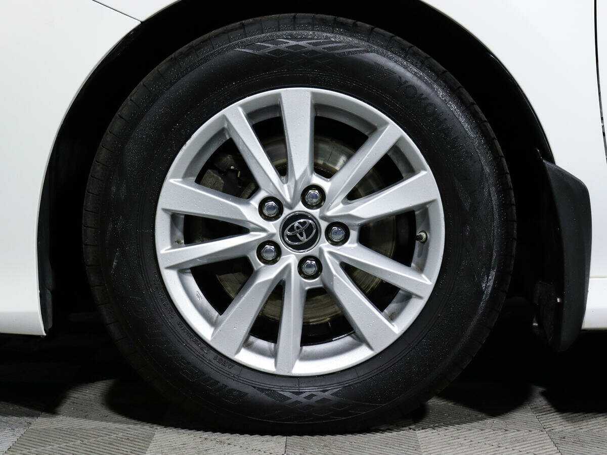 Toyota Camry с пробегом — 2018 год. Фото: #14