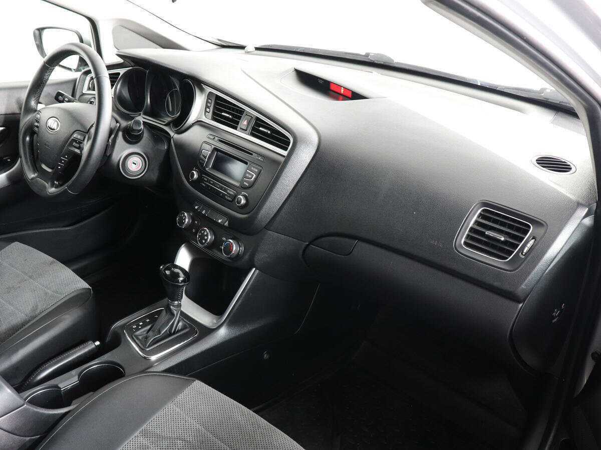 Kia Ceed с пробегом — 2015 год. Фото: #9