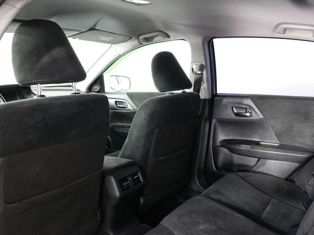 Honda Accord с пробегом — 2013 год. Фото: #8