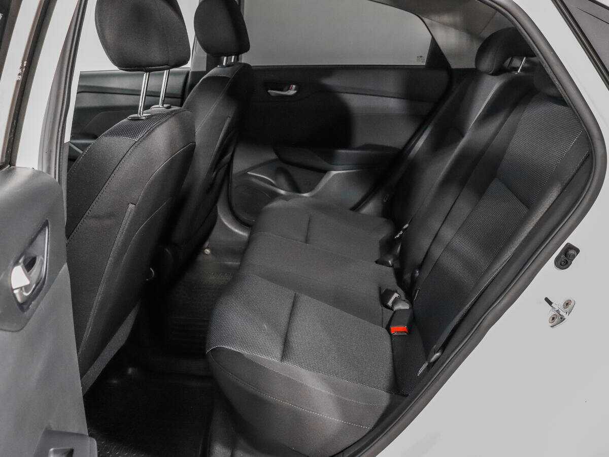 Hyundai Solaris с пробегом — 2021 год. Фото: #9