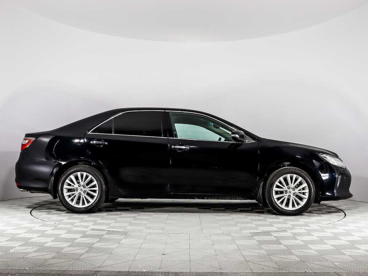 Toyota Camry с пробегом — 2015 год. Фото: #3