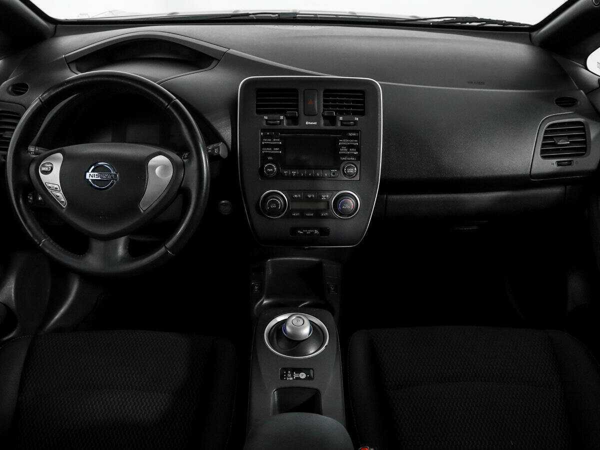 Nissan Leaf с пробегом — 2013 год. Фото: #12