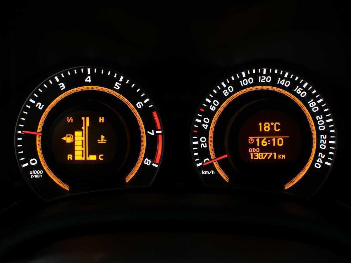 Toyota Corolla с пробегом — 2012 год. Фото: #11