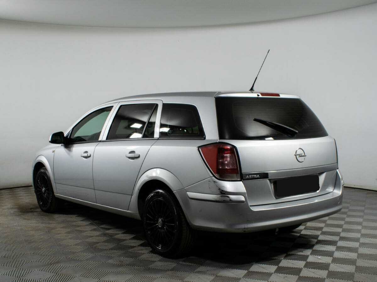 Opel Astra с пробегом — 2014 год. Фото: #6