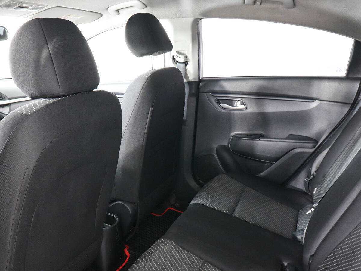 Kia Rio с пробегом — 2017 год. Фото: #7