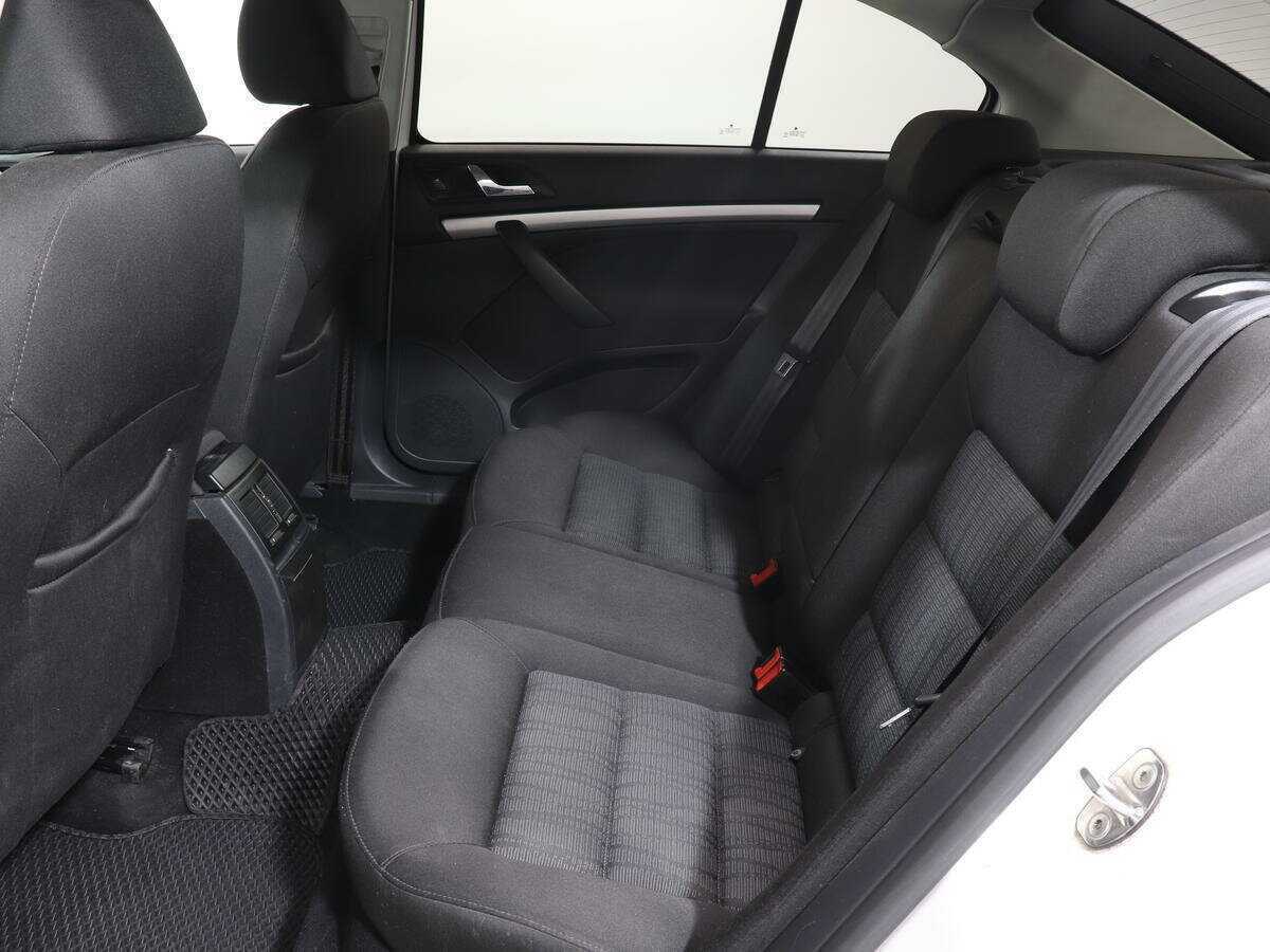 Skoda Octavia с пробегом — 2013 год. Фото: #9