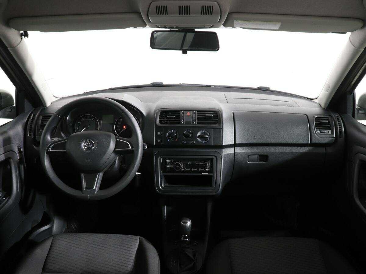 Skoda Fabia с пробегом — 2014 год. Фото: #13
