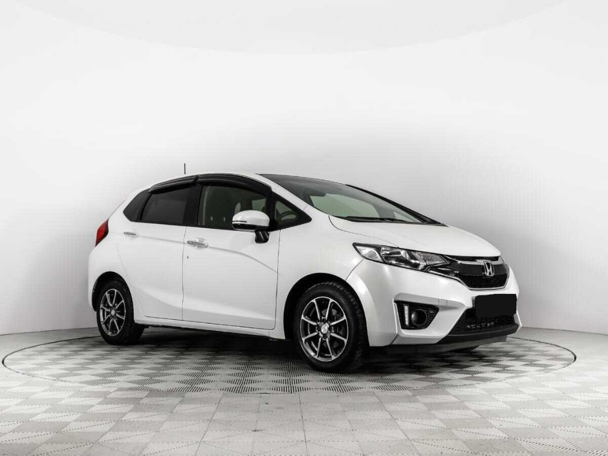 Honda Fit с пробегом — 2015 год. Фото: #2
