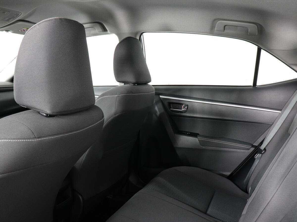 Toyota Corolla с пробегом — 2017 год. Фото: #11