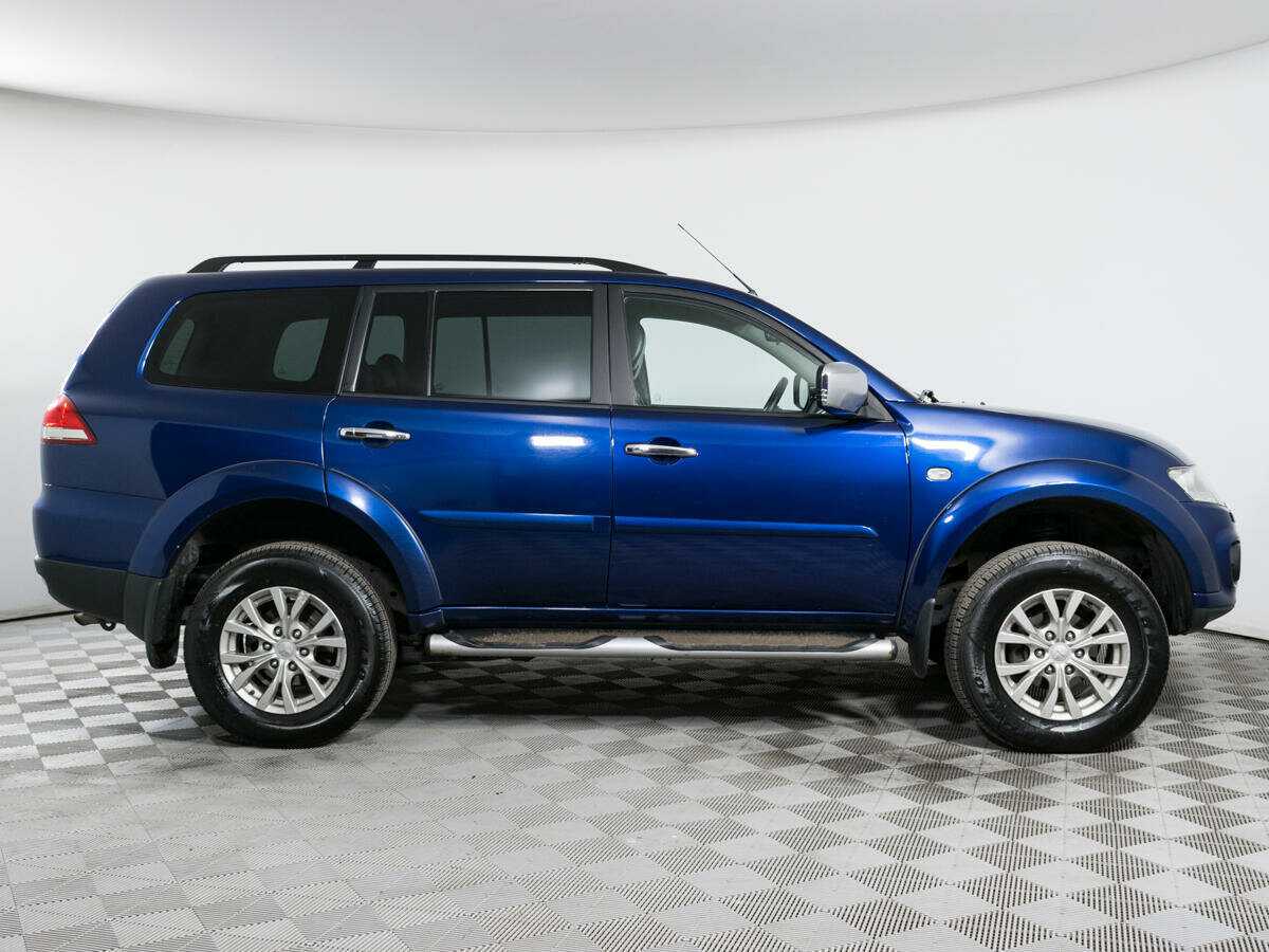 Mitsubishi Pajero Sport с пробегом — 2013 год. Фото: #3