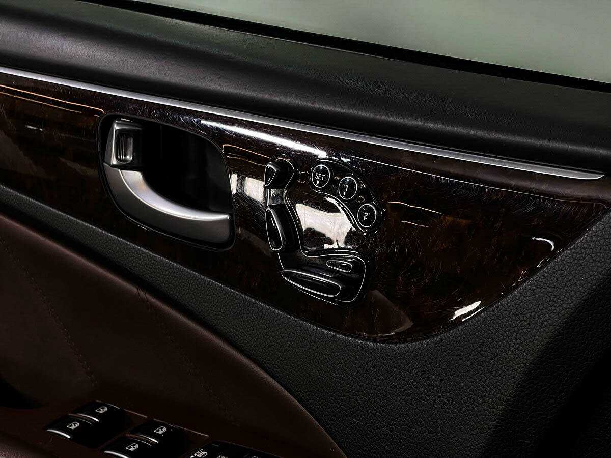 Hyundai Equus с пробегом — 2014 год. Фото: #13