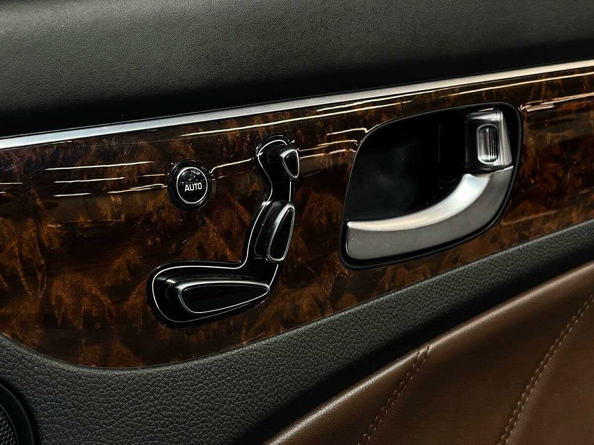 Hyundai Equus с пробегом — 2014 год. Фото: #17