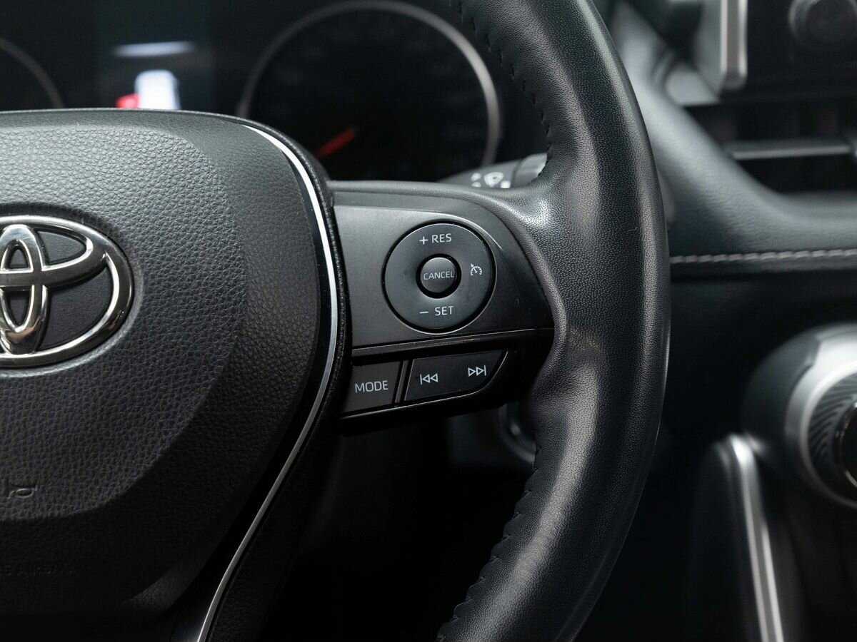Toyota RAV4 с пробегом — 2021 год. Фото: #16