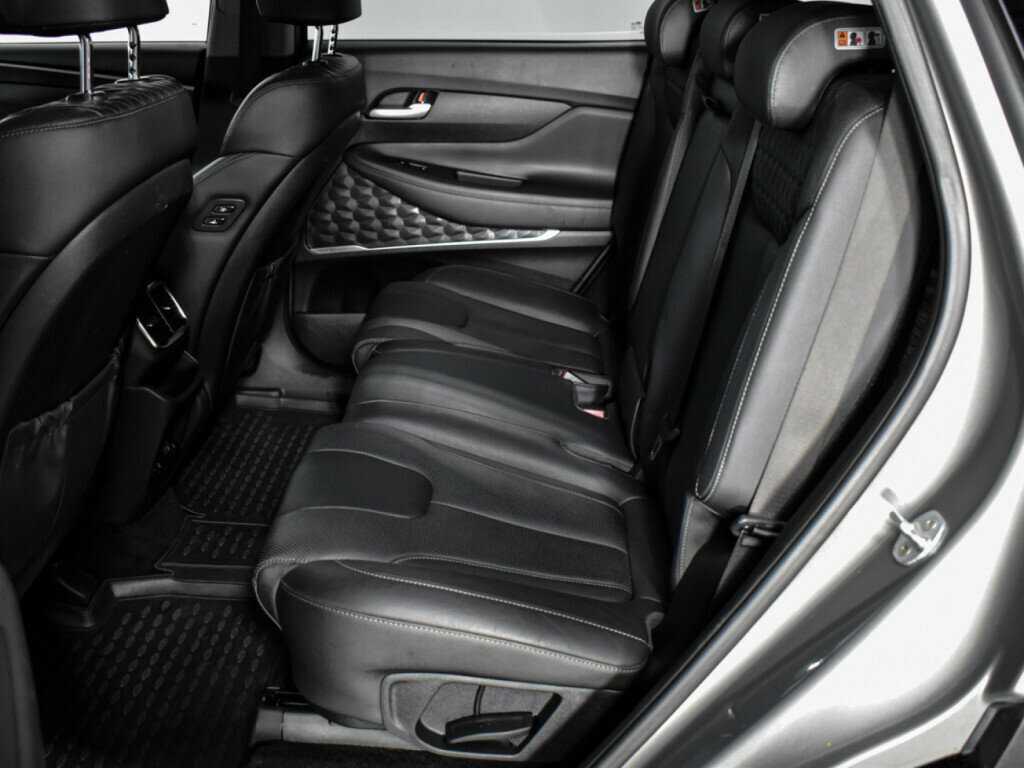 Hyundai Santa Fe с пробегом — 2019 год. Фото: #9