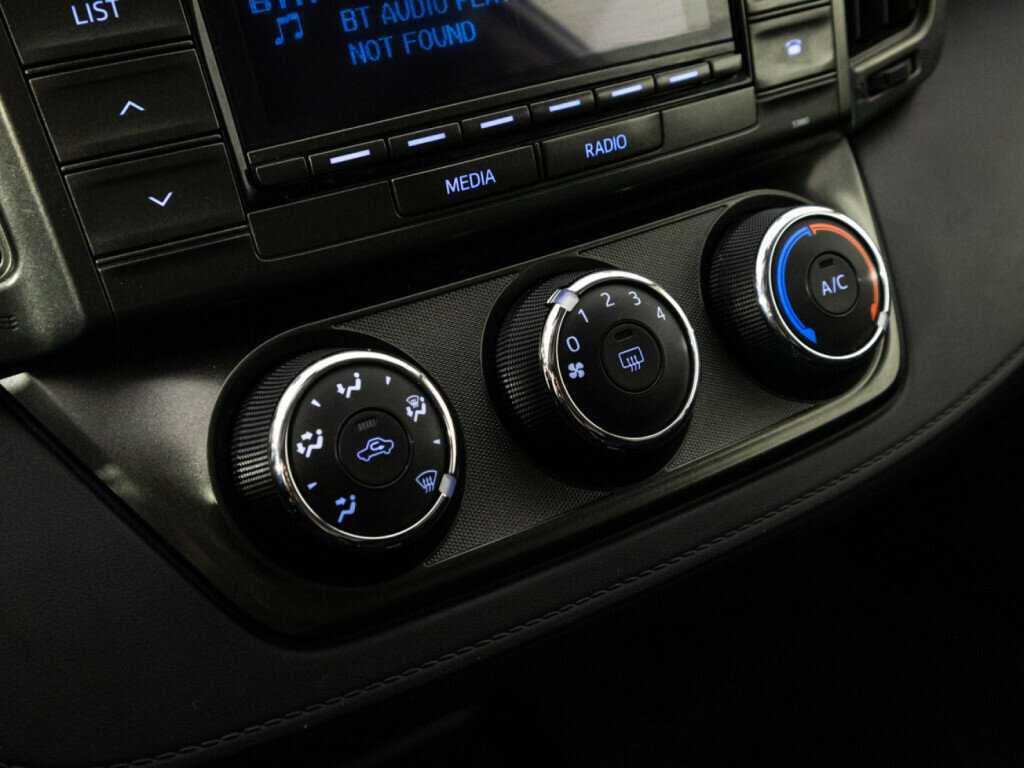 Toyota RAV4 с пробегом — 2013 год. Фото: #15