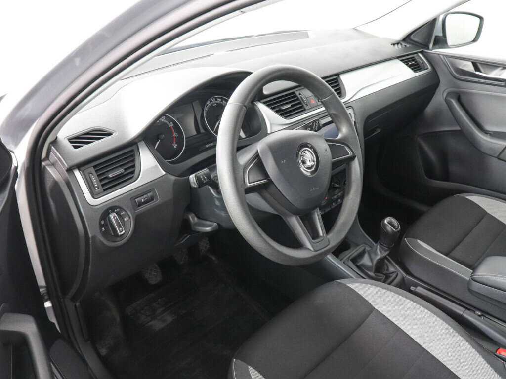 Skoda Rapid с пробегом — 2018 год. Фото: #8