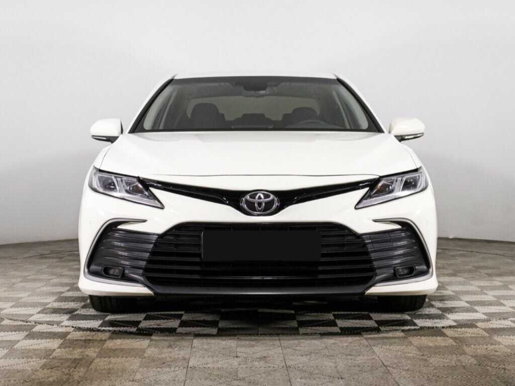 Toyota Camry с пробегом — 2021 год. Фото: #1