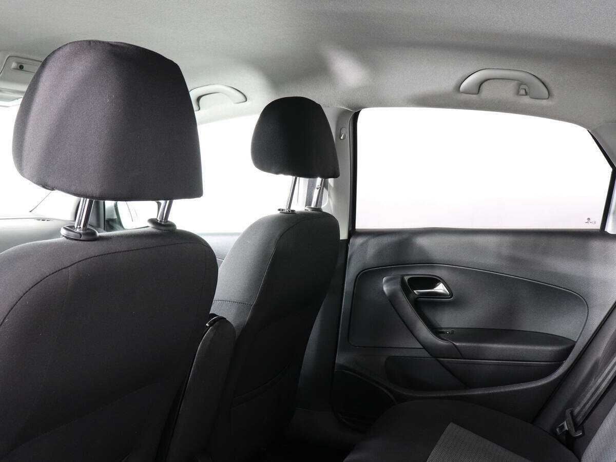 Volkswagen Polo с пробегом — 2015 год. Фото: #11