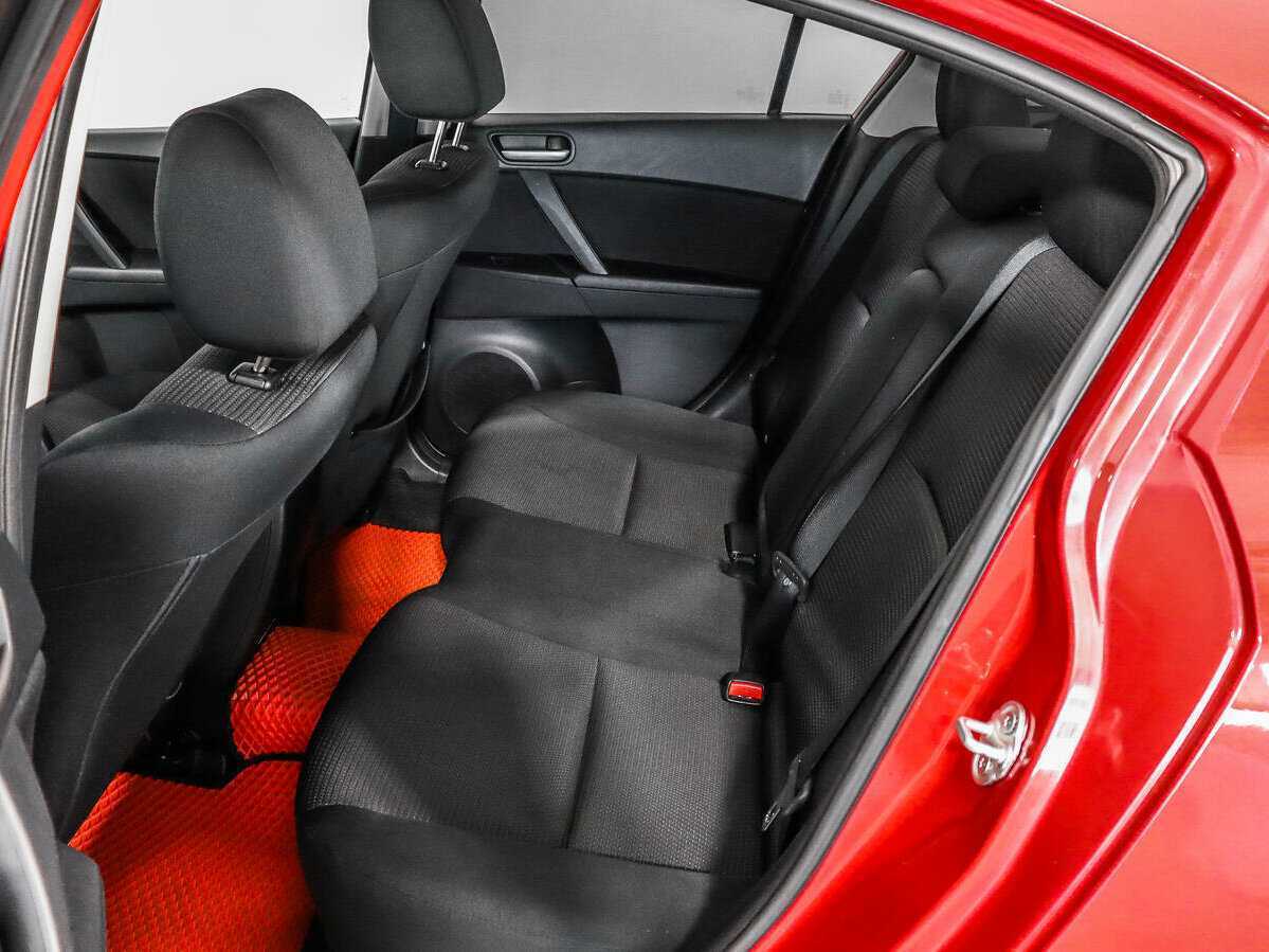 Mazda 3 с пробегом — 2012 год. Фото: #9