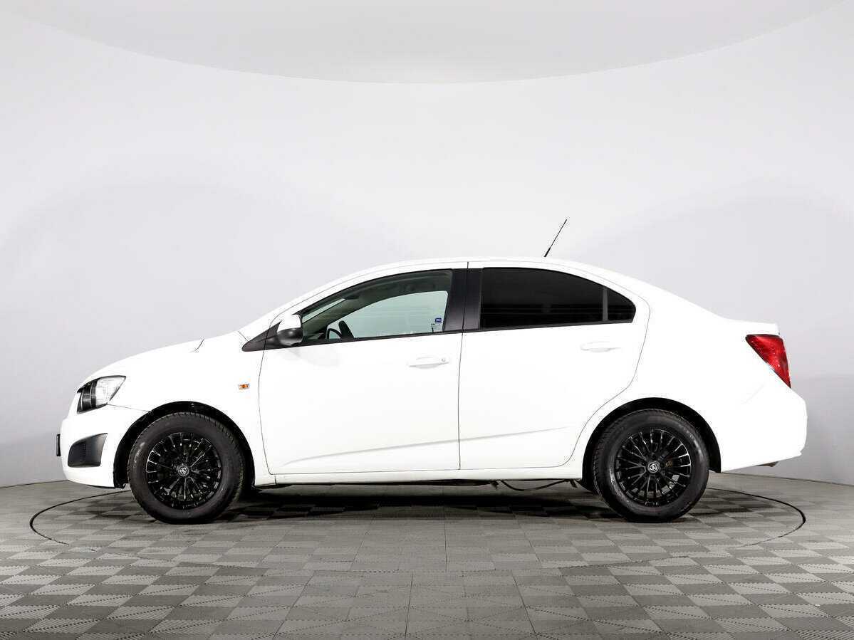 Chevrolet Aveo с пробегом — 2012 год. Фото: #7