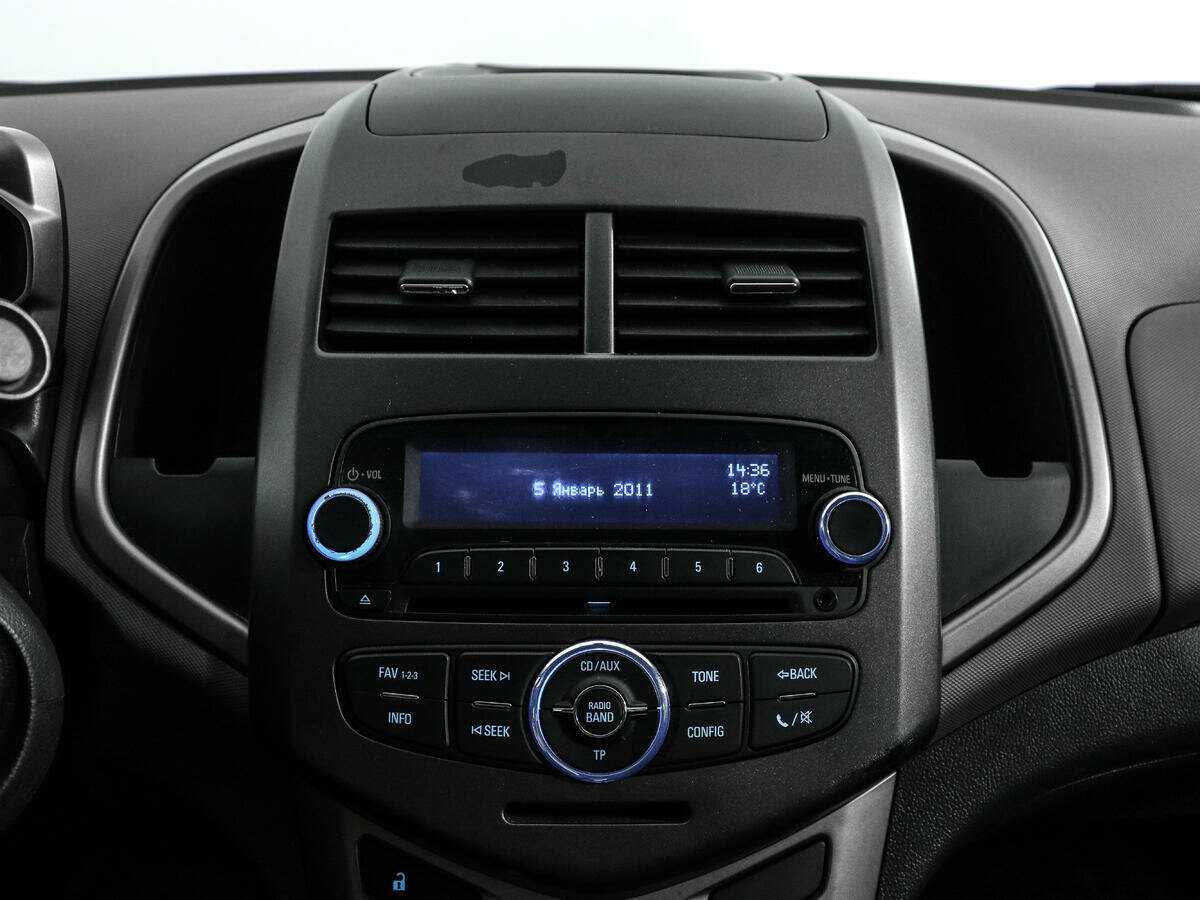 Chevrolet Aveo с пробегом — 2012 год. Фото: #13