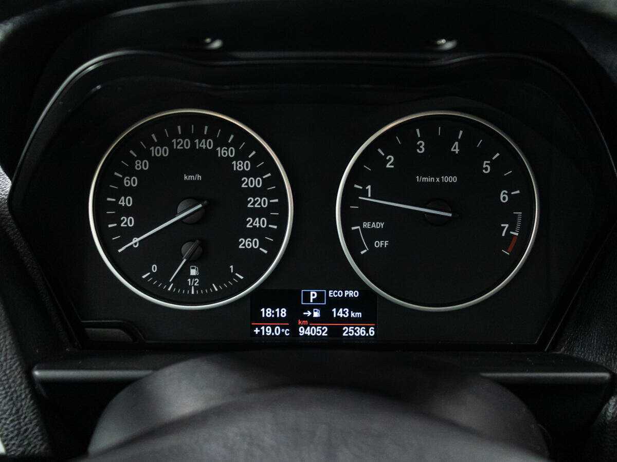 BMW 1 серии с пробегом — 2012 год. Фото: #11