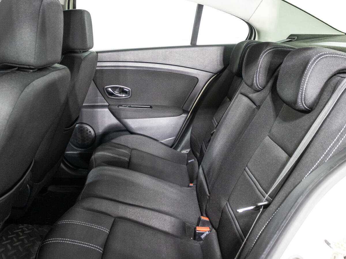 Renault Fluence с пробегом — 2013 год. Фото: #9
