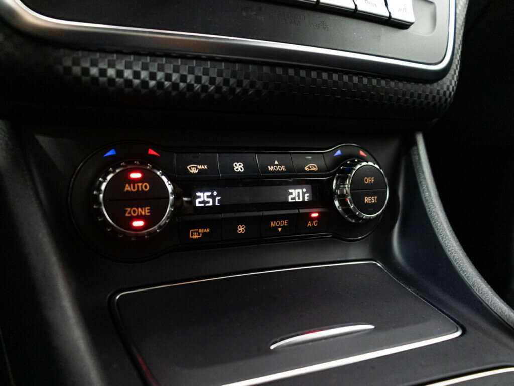 Mercedes-Benz A-Класс с пробегом — 2016 год. Фото: #14