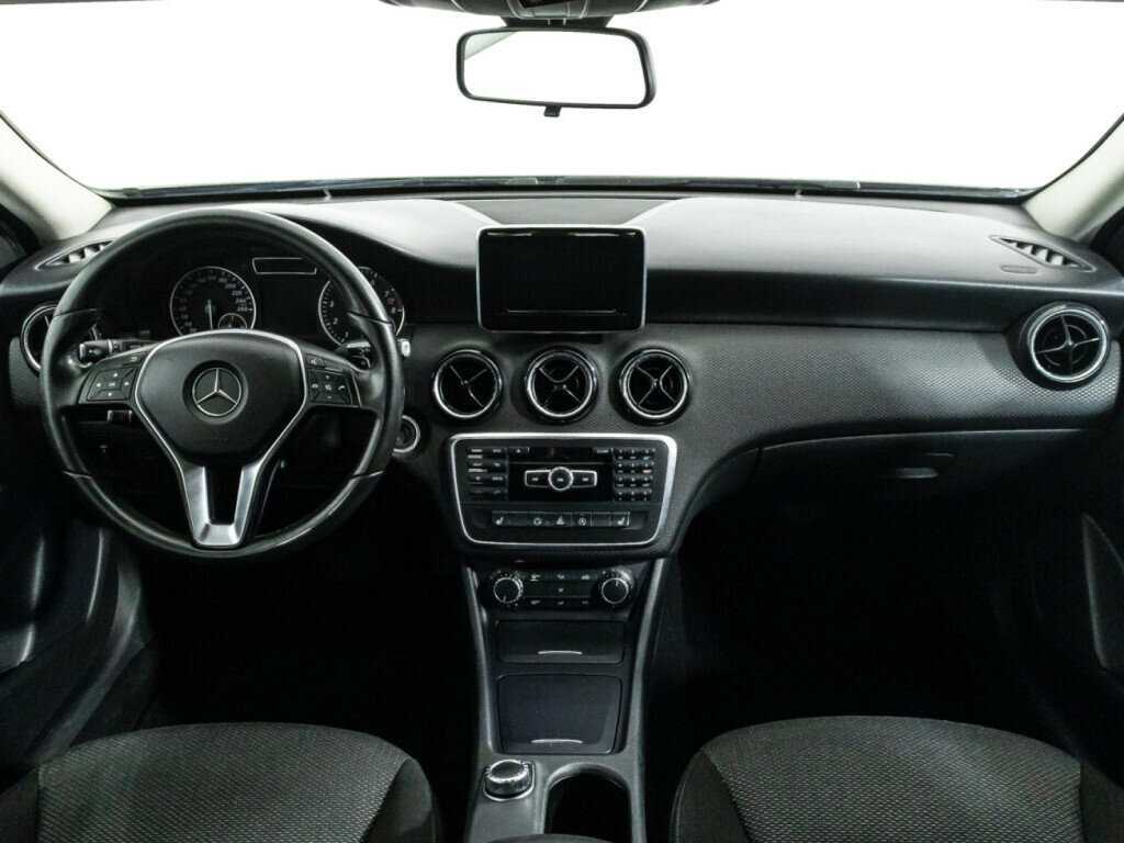 Mercedes-Benz A-Класс с пробегом — 2015 год. Фото: #12