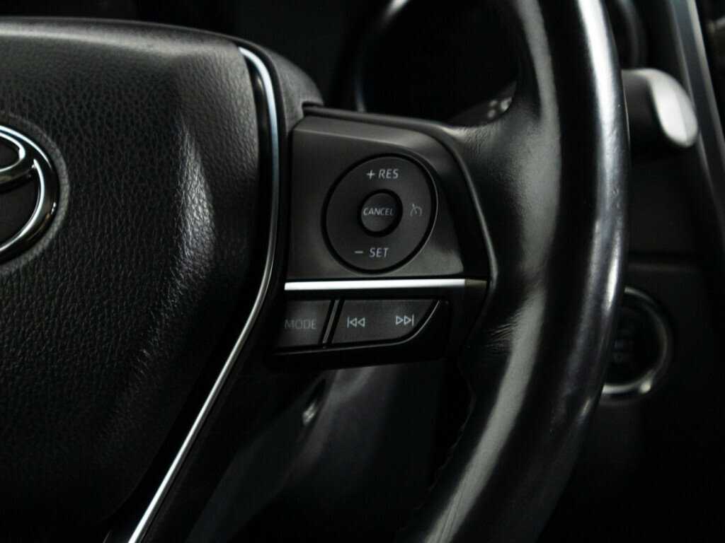 Toyota Camry с пробегом — 2021 год. Фото: #18