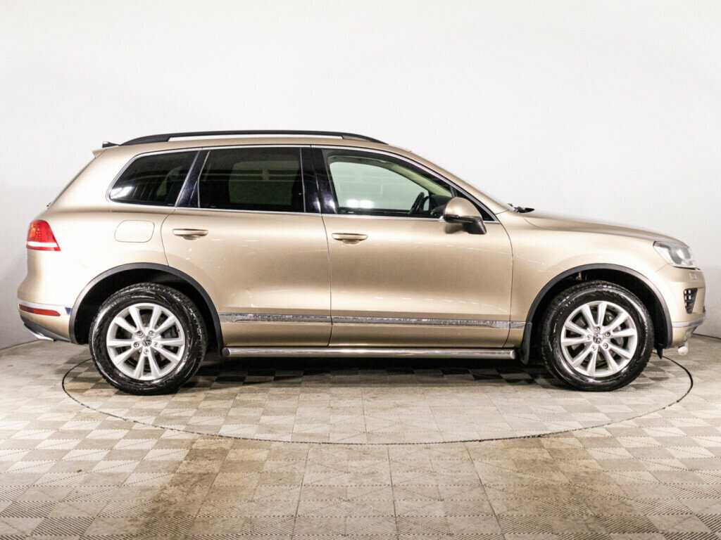 Volkswagen Touareg с пробегом — 2015 год. Фото: #3
