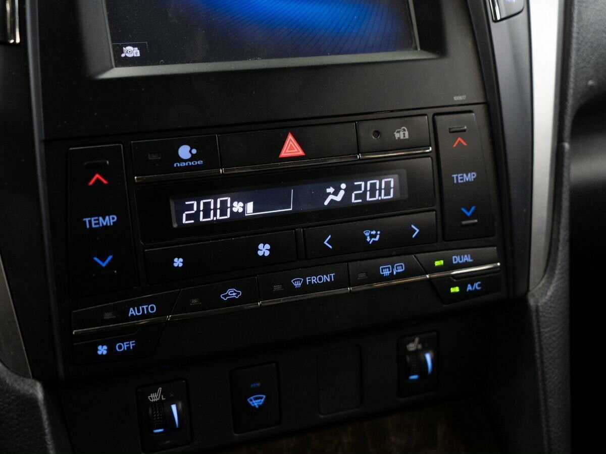 Toyota Camry с пробегом — 2017 год. Фото: #10