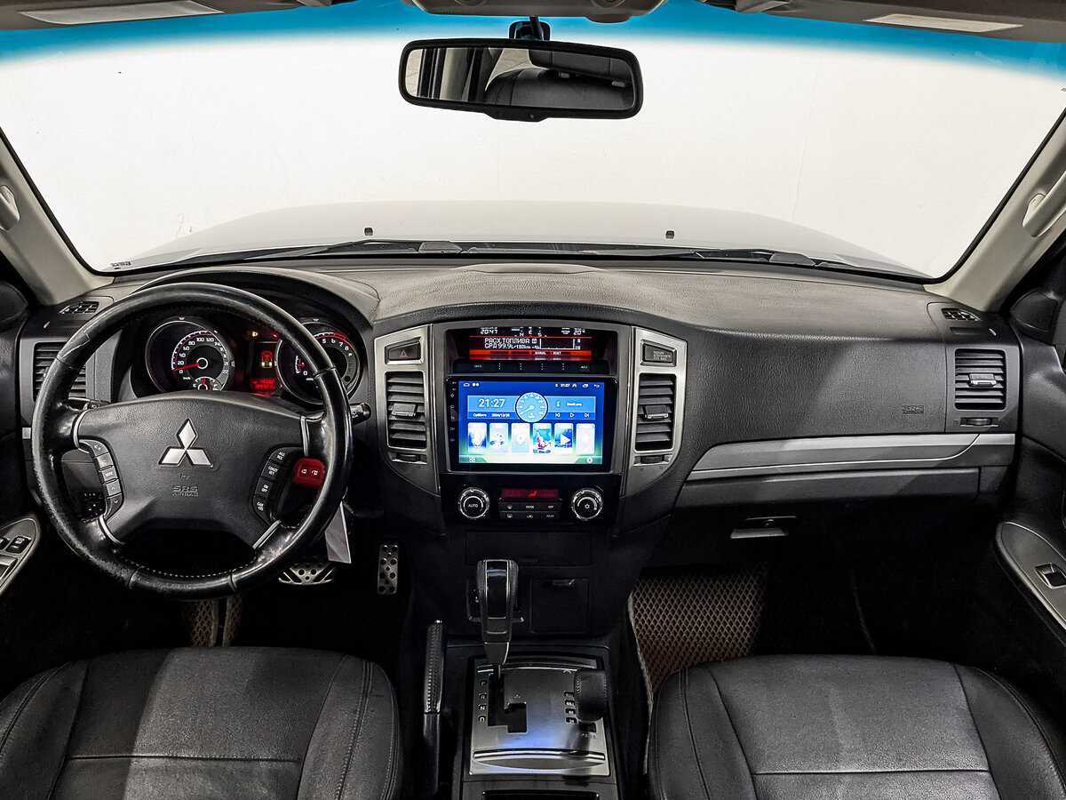 Mitsubishi Pajero с пробегом — 2014 год. Фото: #13