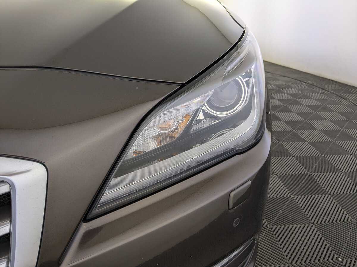 Hyundai Genesis с пробегом — 2015 год. Фото: #15