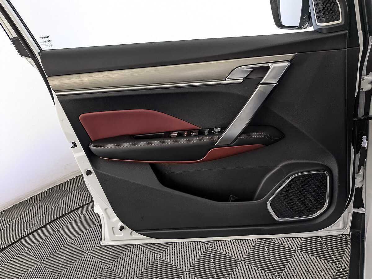 Geely Coolray с пробегом — 2023 год. Фото: #18