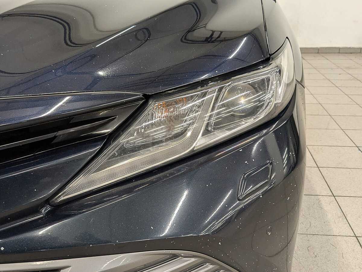 Toyota Camry с пробегом — 2018 год. Фото: #10