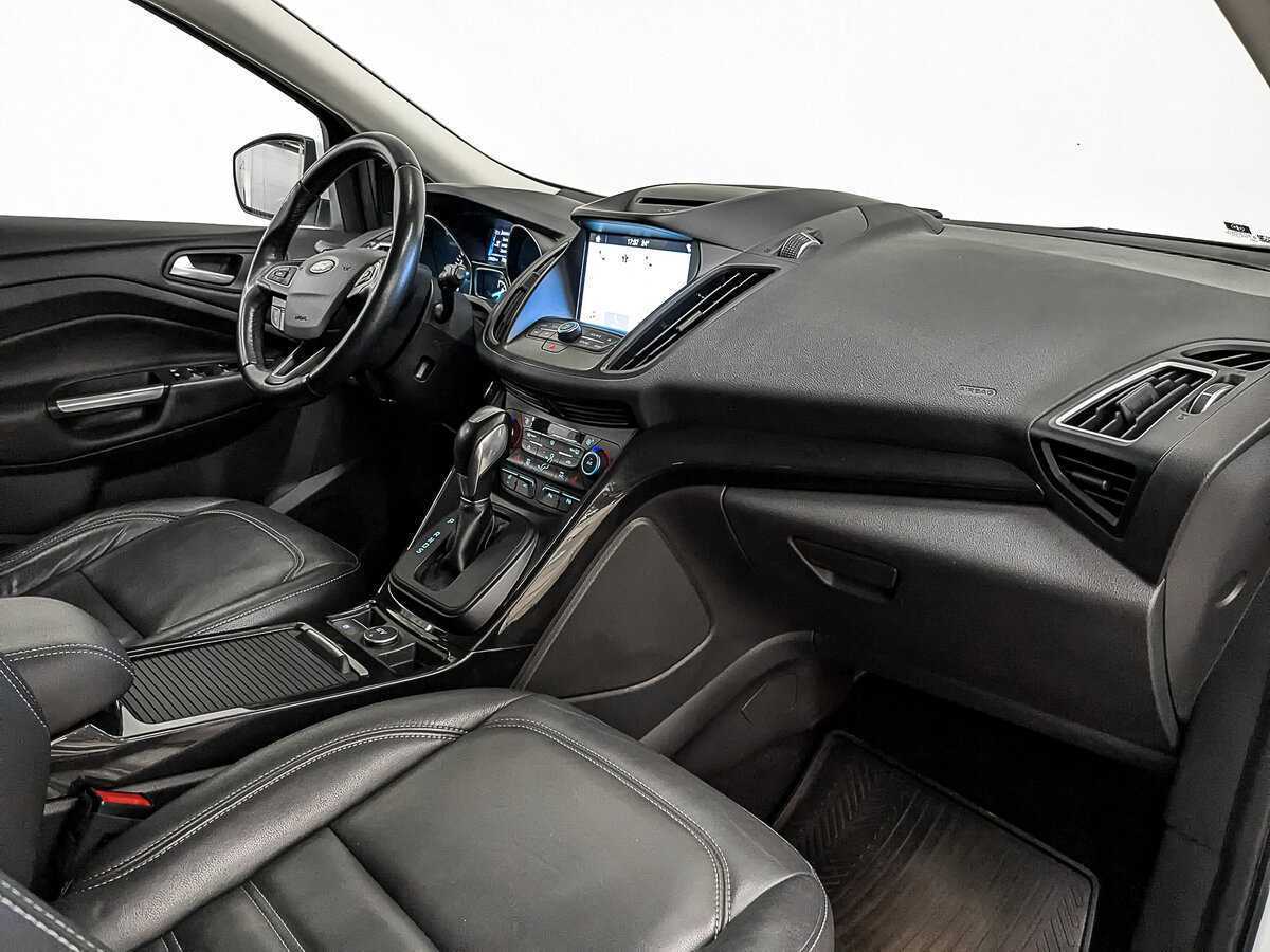 Ford Kuga с пробегом — 2016 год. Фото: #10