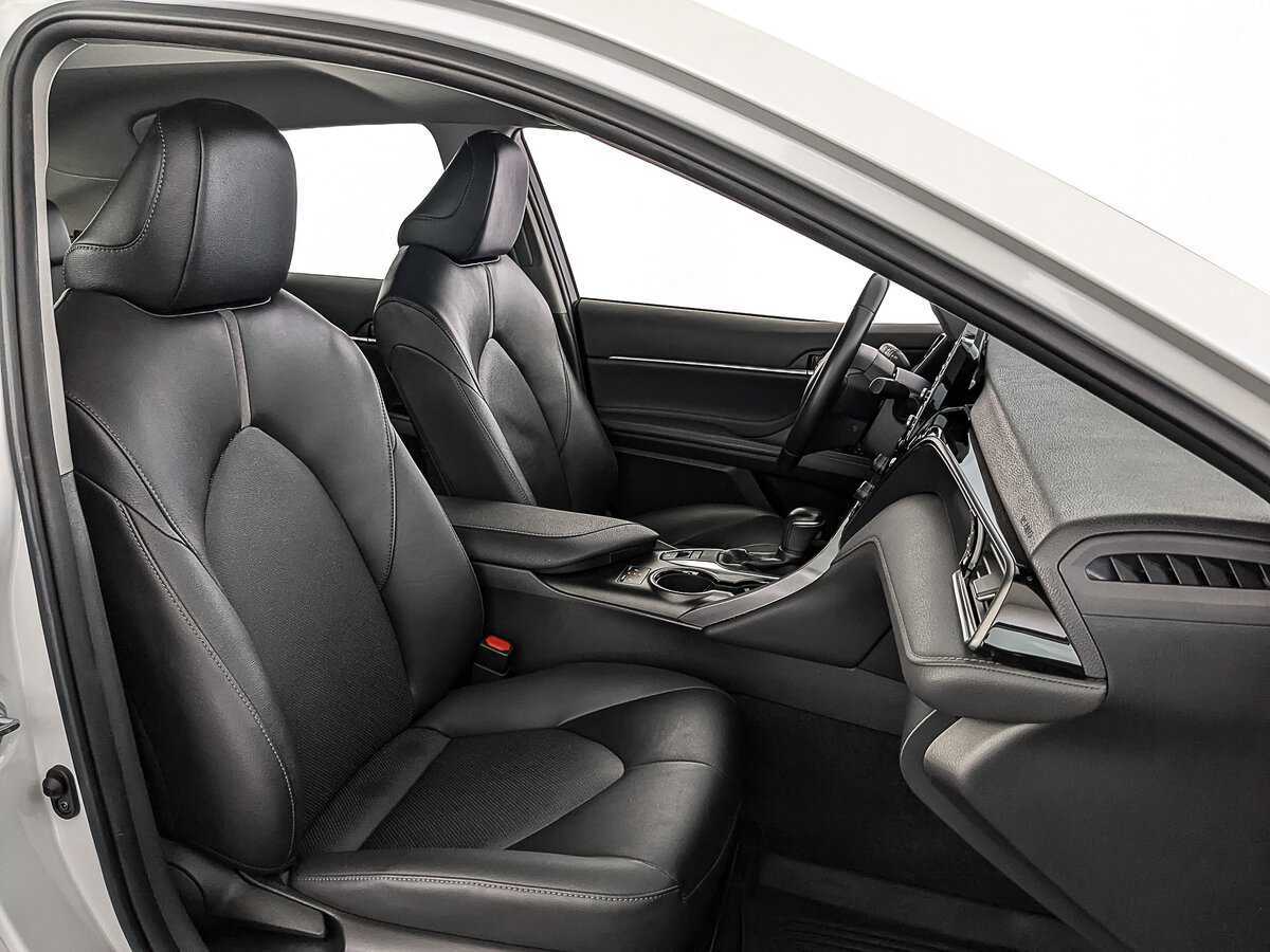 Toyota Camry с пробегом — 2021 год. Фото: #23