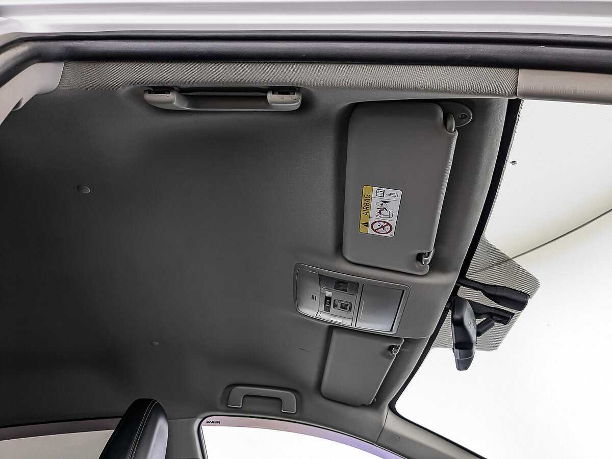 Toyota RAV4 с пробегом — 2018 год. Фото: #20