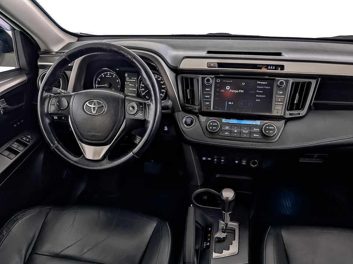 Toyota RAV4 с пробегом — 2018 год. Фото: #26