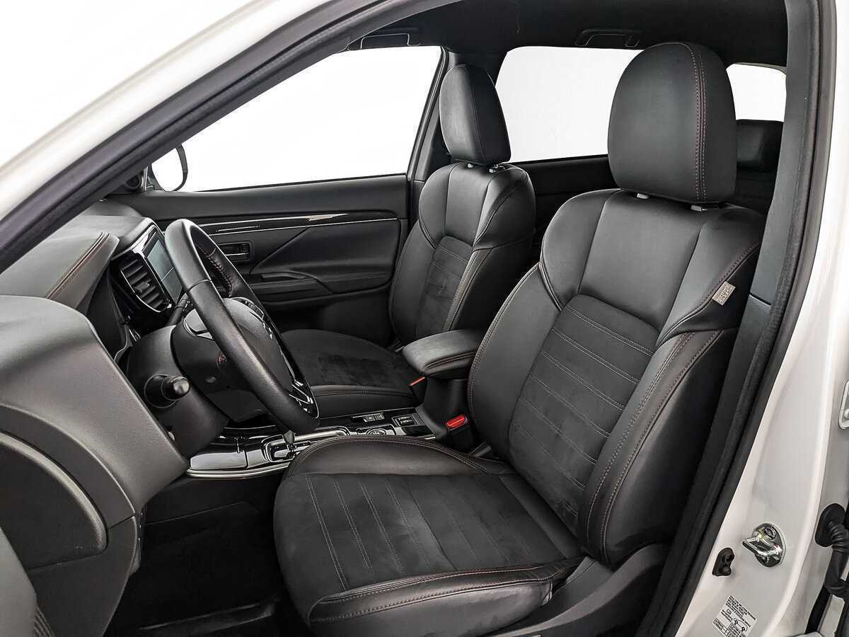 Mitsubishi Outlander с пробегом — 2022 год. Фото: #19