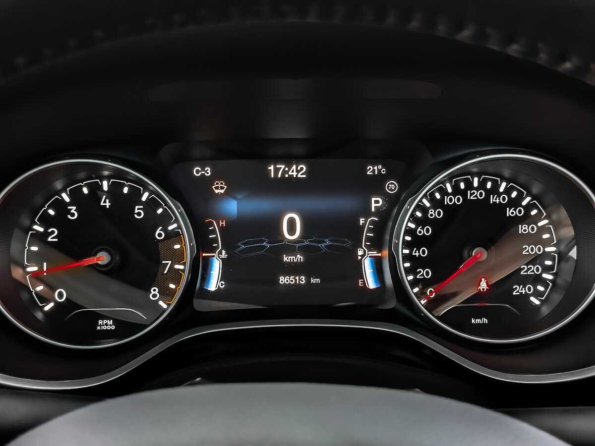 Jeep Compass с пробегом — 2018 год. Фото: #15