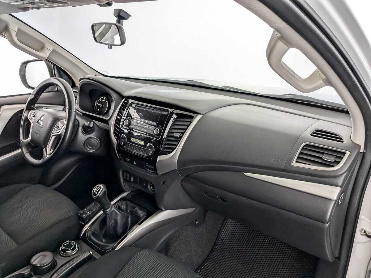 Mitsubishi Pajero Sport с пробегом — 2018 год. Фото: #10