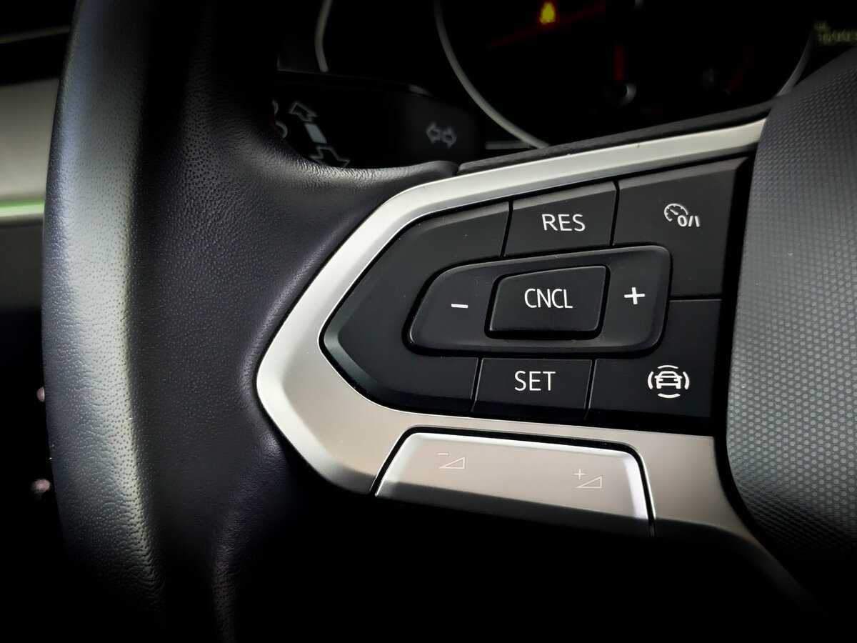Volkswagen Passat с пробегом — 2021 год. Фото: #28