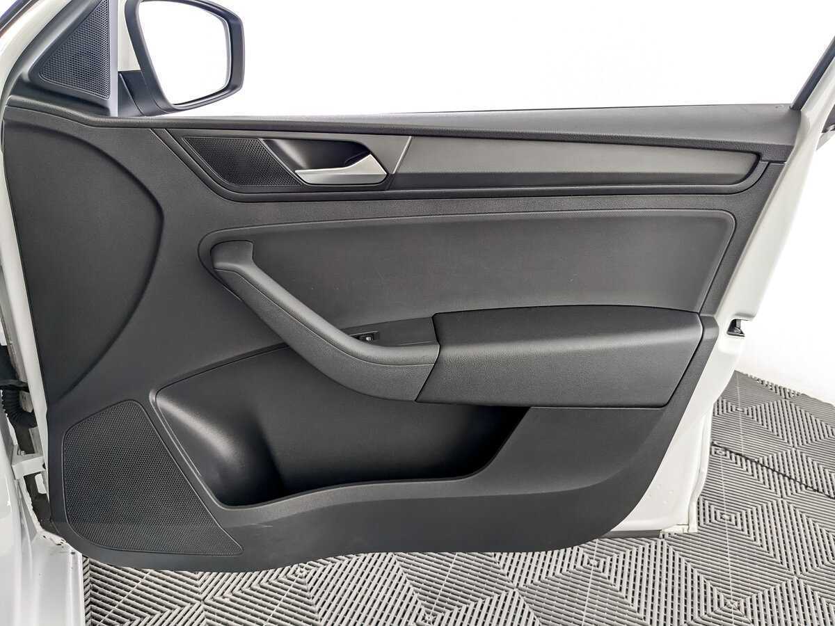 Volkswagen Polo с пробегом — 2021 год. Фото: #23