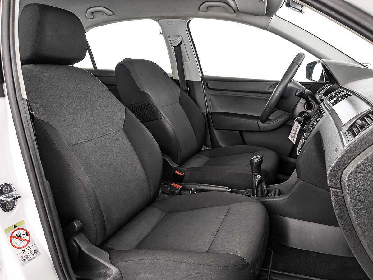 Skoda Rapid с пробегом — 2017 год. Фото: #23