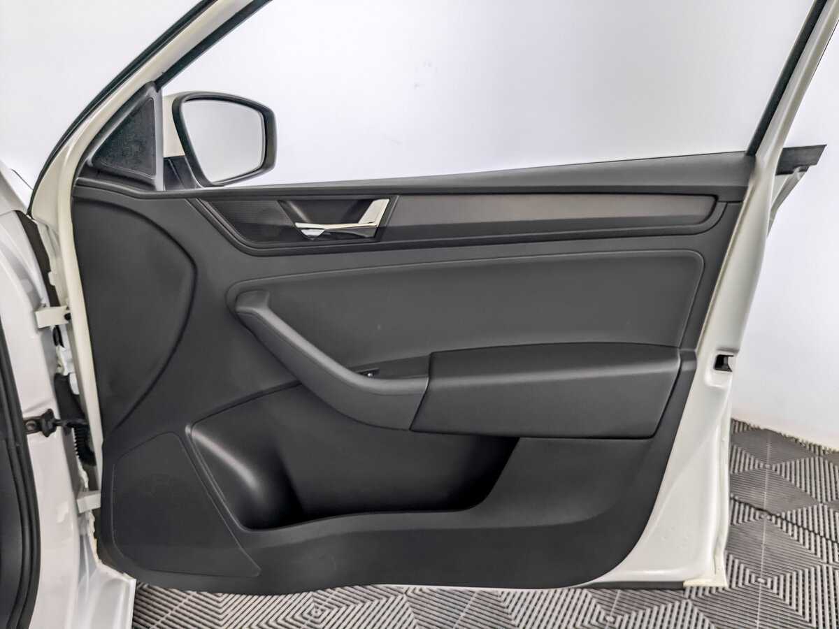 Skoda Rapid с пробегом — 2019 год. Фото: #23