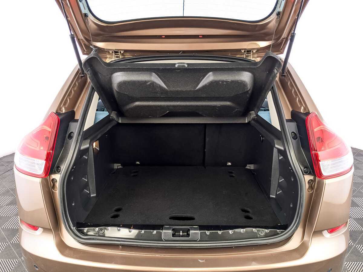 Lada (ВАЗ) XRAY с пробегом — 2017 год. Фото: #9