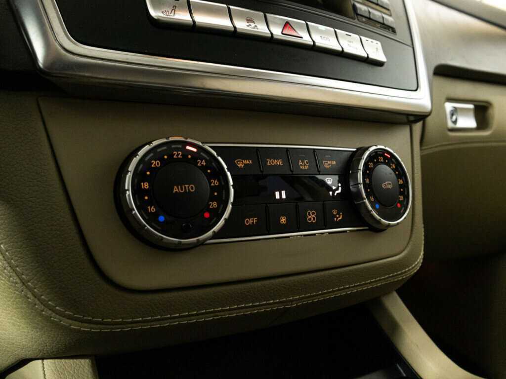 Mercedes-Benz M-Класс с пробегом — 2015 год. Фото: #15