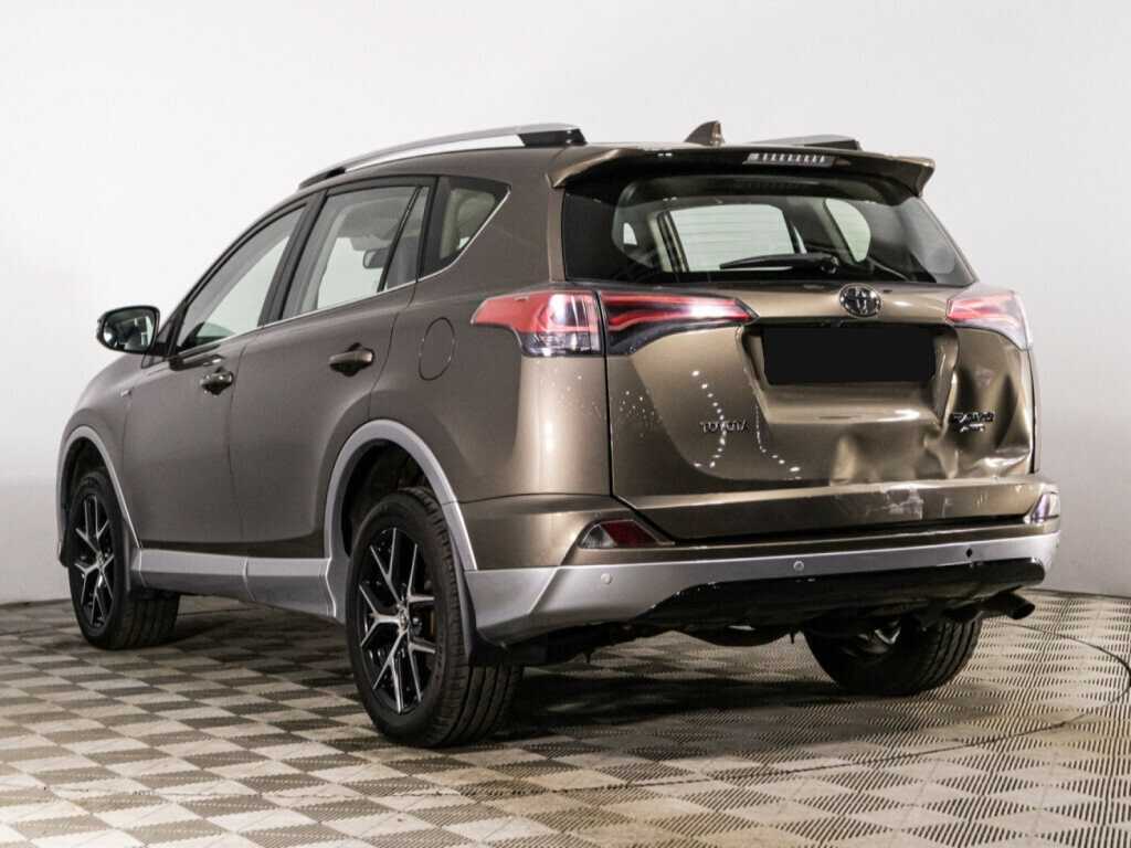Toyota RAV4 с пробегом — 2016 год. Фото: #6